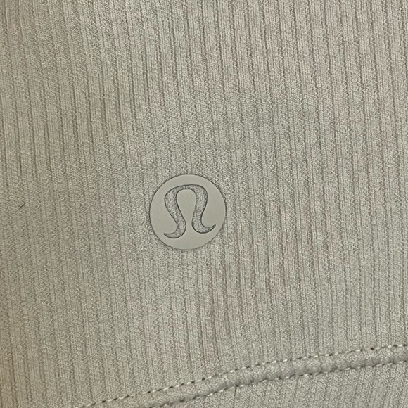 (0)Lululemon flare leggings - Picture 7 of 7
